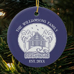 Nautical Blue Beach House White Family Namn Natatu Julgransprydnad Keramik<br><div class="desc">Förvandla din helgdag med vår exquisite Nautical Blue Beach House White Family Namn Nature Ceramic Ornament! Lägg till en liten kustelegans till din Julgran eller hemdekoration med den här fantastiska personligen. Den här prydnadsformen är gjord av keramiskt högkvalitativt, och har en serenblå bakgrund struktur som på ett utmärkt sätt kompletterar...</div>