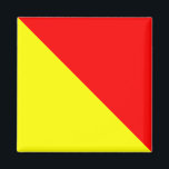 Nautical Flagga Alphabet Sign Brev O (Oscar) Magnet<br><div class="desc">Nautical Flagga Alphabet Code Sign Brev O Square Fridge Magnet. Havssignalens fyrkantiga alfabet flagga ’Oscar’ - brev O med röda trianglar av gult fyrkantiga färg blockmagnet.</div>