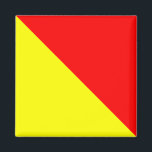 Nautical Flagga Alphabet Sign Brev O (Oscar) Magnet<br><div class="desc">Nautical Flagga Alphabet Code Sign Brev O Square Fridge Magnet. Havssignalens fyrkantiga alfabet flagga ’Oscar’ - brev O med röda trianglar av gult fyrkantiga färg blockmagnet.</div>