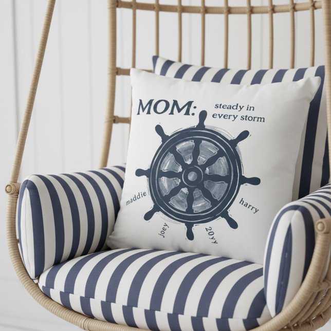 Nautical Mom Steady Helm Family Names Kudde (Nautical Mom pillow with Family Names - perfect for mother's day, birthday or just because!)