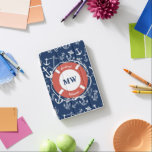 Nautical Monogram Navy Blue Anchor Mönster iPad Mini Skydd<br><div class="desc">Välkommen ombord! Ett nautiskt temat mönster med olika typer av ankare för frakt med marin blå bakgrund och anpassat monogram som ramats av en livboj. Sommarbåtskonstruktion perfekt för älskare på strand, hav och hav. Skala bort sjömannen med ditt matematiska utförande. Perfekt båtgåva, strandhusdekoration, båtkaptengåva, födelsedagspresent, daghemsdeka, barnrumskonst, hemdekanter, Julklapp eller...</div>