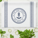Nautical Navy Blue Anchor Boat Namn Kökshandduk<br><div class="desc">Lägg till en anpassningsbar i coolan till din fiskebåt,  segelbåt,  jakt eller kökströ med den här personligen kökshandduk. Den klassiska nautiska konstruktionen har båt namn och fraktens register böjt inuti en logotyp för marint blårep med en ankarillustration i mitten.</div>