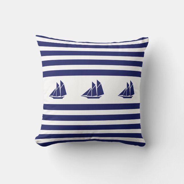 Nautical Yachts på Blue & White Stripe Kudde (Framsida)