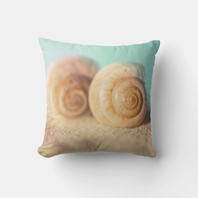 Nautilussnäckor på strand kudde (Framsida)