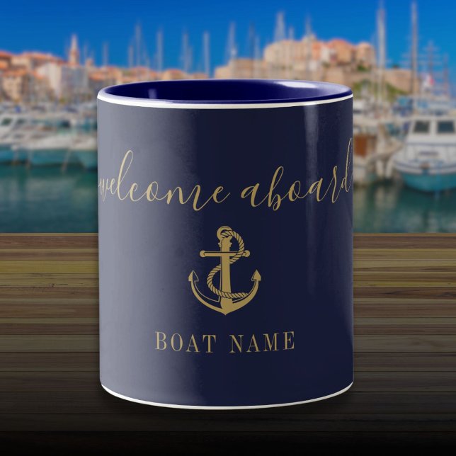 Nautisk båt Namn vid det blå Guld-sjöfartyget Två-Tonad Mugg (Navy Blue Gold Welcome Aboard Nautical Boat Name Two-Tone Coffee Mug)