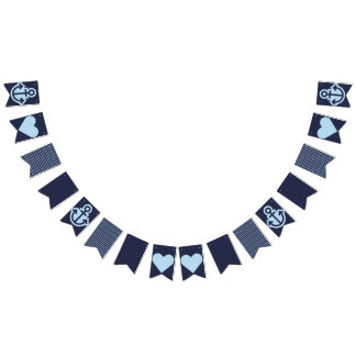 Nautisk flotta och vit bunt vimplar