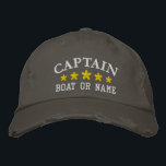 Nautisk kapten Boat Namn Guld Stars Distress<br><div class="desc">Segla i stil med en personlig med broderad hatt med din kapten rank eller annan önskad titel tillsammans med ditt namn eller Boat Namn i silver och fem guld-stjärnor. Flera socklar och tråd färg att välja mellan. Gör en underbar anpassningsbar för Fars dag,  födelsedagar eller tillfälle.</div>