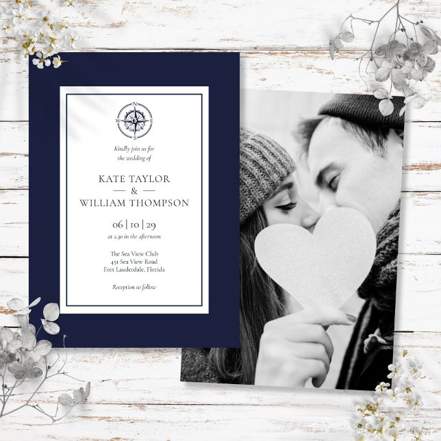 Nautisk kompass Navyblå och vit bröllopsfoto Inbjudningar (Nautical Compass Navy Blue And White Wedding Photo Invitation)