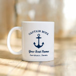 Nautisk Navy Blå Anpassad Kapten Båt Namn Kaffemugg<br><div class="desc">Nautisk anpassningsbar kaffet mugg har ett kustnära stil-båtankare med snyggt som är typiskt utformad. Anpassa texten till namn om kaptenen,  båten namn och platsen. Gör en roligt till en unik gåva till båtägare. Klassiskt system för marinblått och vitt färg.</div>