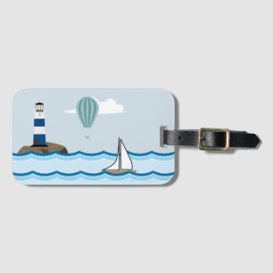 Nautisk scen med fyr och segelbåt bagagebricka