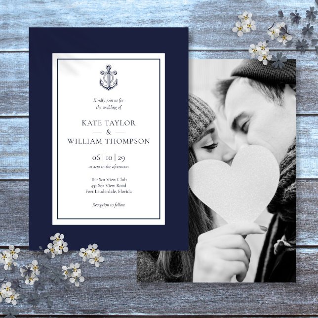 Nautiskt ankare marinblå och vit bröllopsfoto  inbjudningar (Nautical Anchor Navy Blue And White Wedding Photo Invitation)
