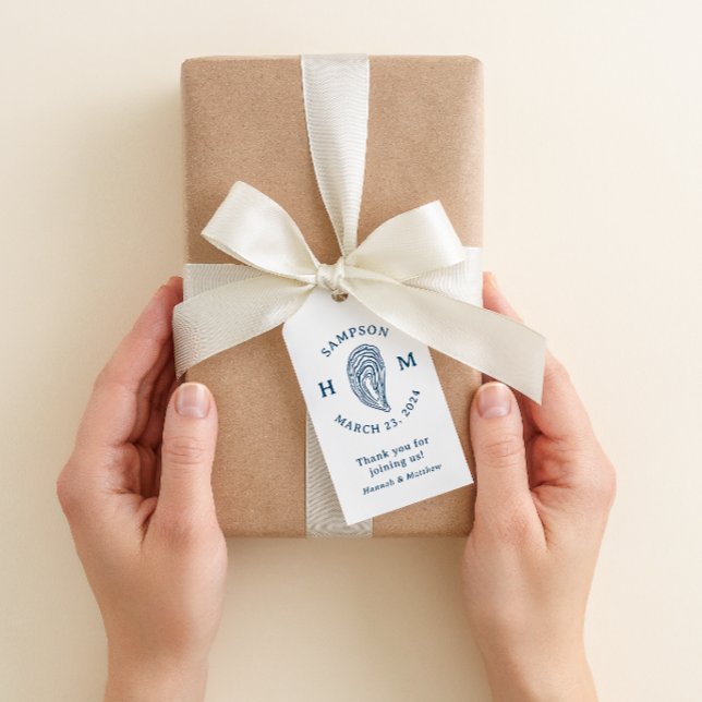 Nautiskt ostraskal monogram tack presentetikett (east coast couple wedding monogram oyster shell favor gift tag)