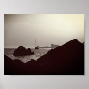 Nautiskt svartvitt foto - Sjölandskap i båt Poster