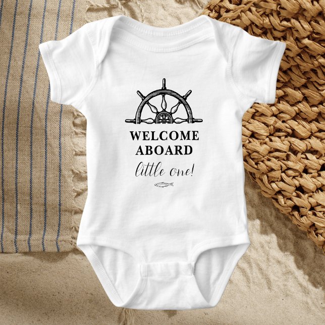 Nautiskt tema för nyfödd baby t shirt (Nautical themed Newborn Baby Baby Bodysuit, "Welcome aboard little one!" with ship wheel graphic)