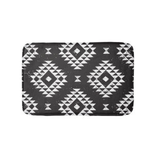 Navajo Geometric: Black White Tribal. Badrumsmatta