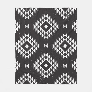 Navajo Geometric: Black White Tribal. Fleecefilt