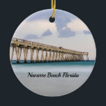 Navarre Beach Fishing Pier Circle Ornament<br><div class="desc">Circle prydnadsföremål med fantastisk lila färg som reflekterar i himlar efter regnet i Navarre Beach Fishing Pier i Florida, Förenade Stater, medan havets nöddödande färg reflekterar i vatten. Den här piren är den längsta i staten och sträcker sig 1585 fot. Tittar du fler utskrifter eller produkter? Besök gärna min butik:...</div>