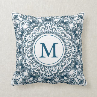 Navi Blue blommigt mandala monogram Kudde