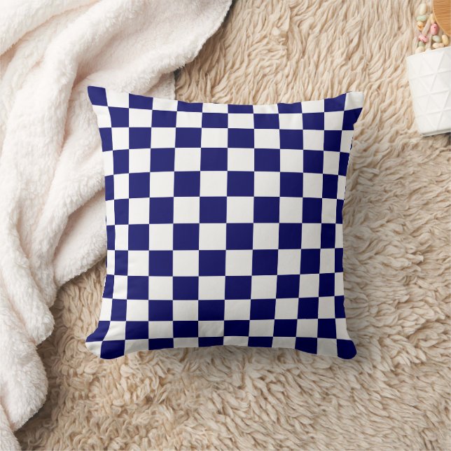 Navy Blue and White Checkerboard Pattern Kudde (Filt)