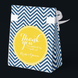 Navy Blue Chevrons - Bröllak Tack Presentaskar<br><div class="desc">En djärv geometrisk design i fräscha,  trendiga färger. Om du behöver ändra monogrammen,  klicka på anpassa-knappen och gör ändringar.</div>