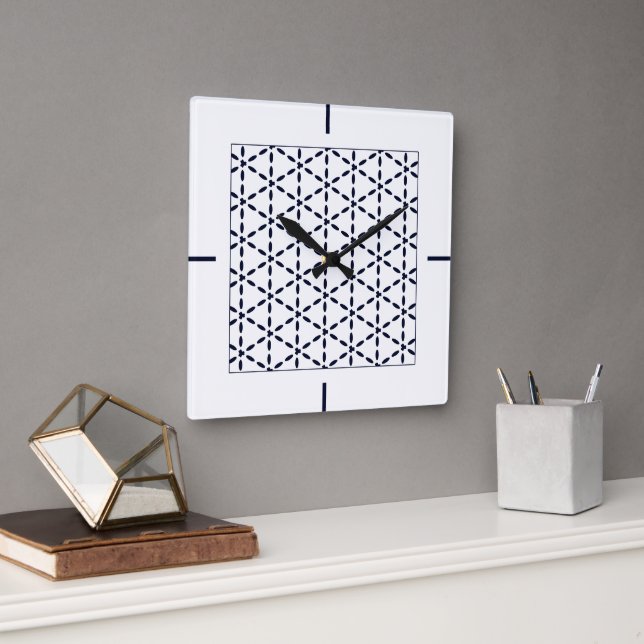 Navy Blue Geometric Pattern on White Fyrkantig Klocka (Kontor)