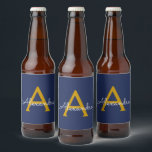 Navy Blue Guld Modern Script Girly Monogram Namn Ölflaska Etikett<br><div class="desc">Etikett för marinblått och Guld enkelt skript i Monogram Namn Beer Flaska. Det gör perfekten söt 16-årsjubileum,  bröllop,  möhippa,  årsdag,  babydusch eller bachelorette-fest för någon som glam lyxen och chic stilar i kärlek.</div>