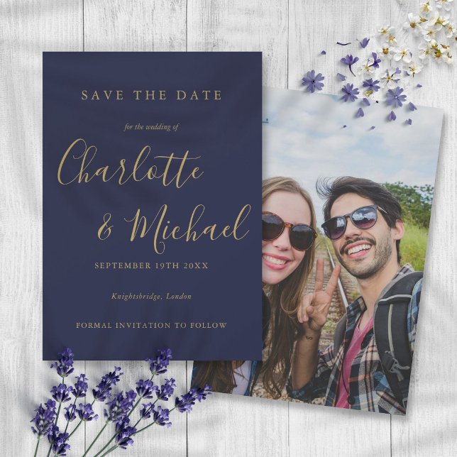 Navy Blue Och Guld Elegant Signatur Skript Foto Spara Datumet (Navy Blue And Gold Elegant Signature Script Photo Save The Date)