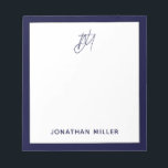 Navy Blue Script Monogram Anteckningsblock<br><div class="desc">Behålla alla dina anteckningar som har organiserats med det här moderna minimalistiska anteckningsblocket för skript i monogram. Det här anteckningsblocket har en elegant och enkel utformning och är perfekt för använda hemma, på kontoret eller på resan. Den vita bakgrunden med ett monogram för marint skript för gräns och anpassade gör...</div>