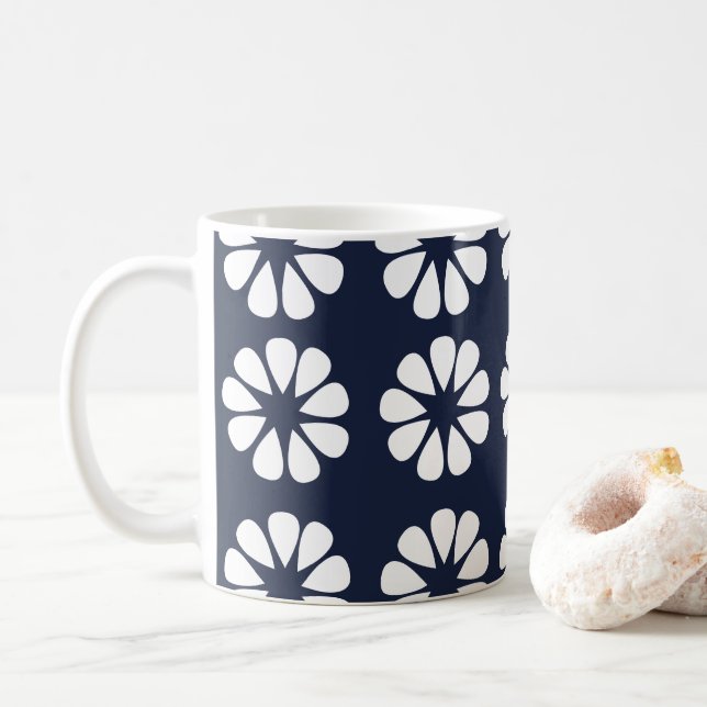 Navy Blue White Floral Kaffemugg (Med munk)