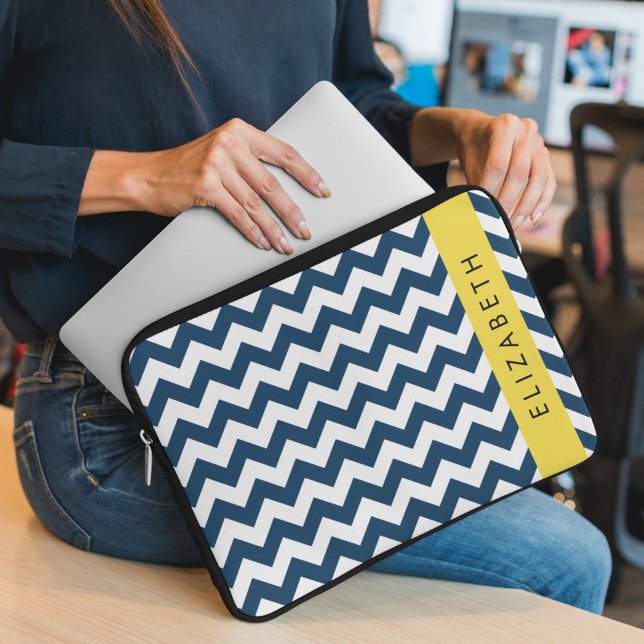 "Navy Blue Zigzag, Navy Blue Chevron", ditt namn Laptop Fodral (Skapare uppladdad)