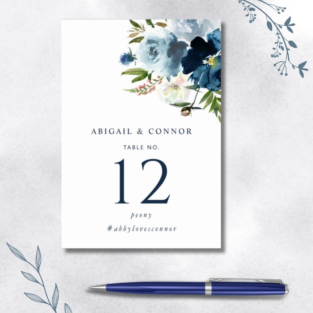 Navy & Dusty Blue Elegant Blommig Akvarell Bordsnummer (Skapare uppladdad)