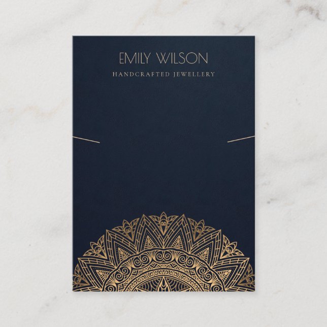 NAVY GULD CLASSIC ORNATE MANDALA NECKLACE VISNING VISITKORT (Framsida)