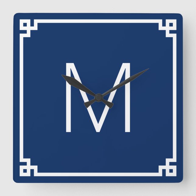 Navy och vit grekisk nyckelmonogram-kant fyrkantig klocka (Framsida)