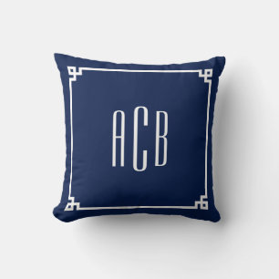 Navy och vit tresiffrig monogram grekisk nyckel kudde