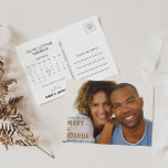 Navy Photo Bröllop spara datum Calendar Meddelande Vykort<br><div class="desc">Det här blåskalendervykortet för foto bröllop spara datum är perfekt för ett rustiskt bröllop. Utformningen har ett brunt teckensnitt i eleganten</div>