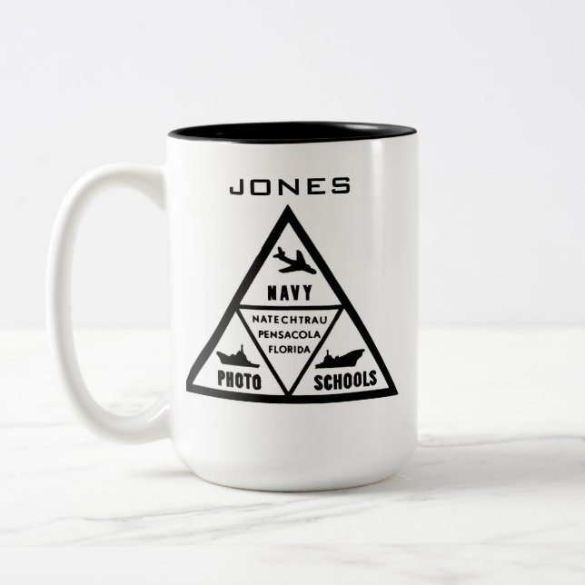 NAVY PHOTO SCHOL-LOGOTYP I B&W Två-Tonad MUGG (Vänster)