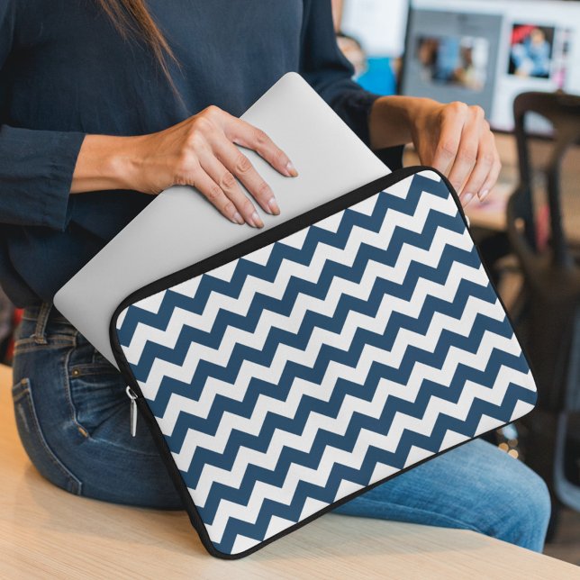 Navy Zigzag, Navy Chevron, Geometric Mönster Laptop Fodral (Skapare uppladdad)