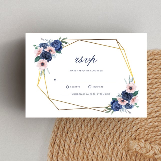 Navyblå & Blush Blommig Geometrisk Bröllop OSA Kort (Navy blue and blush floral RSVP card makes guest replies easy and beautifully organized.)