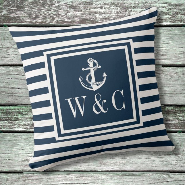 Navyblå rand nautiskt ankare monogram kudde (Skapare uppladdad)