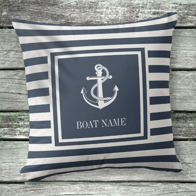Navyblå randig nautisk ankarbåtsnamn kudde (Navy Blue Striped Nautical Anchor Boat Name Outdoor Pillow)