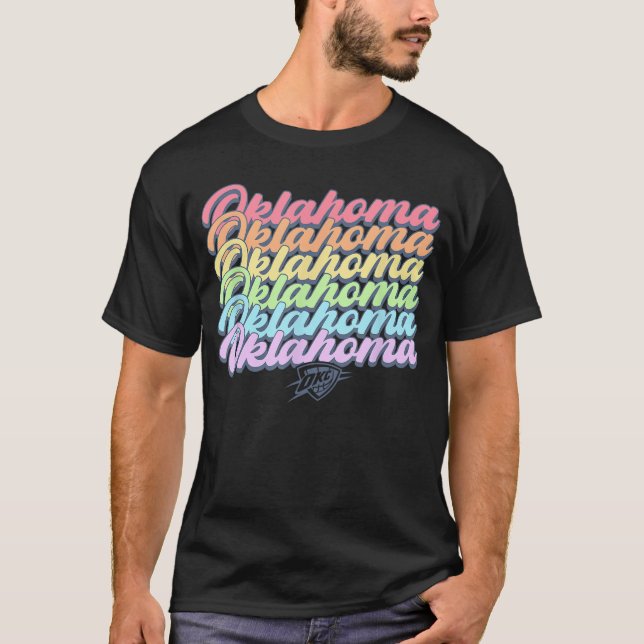 NBA Oklahoma Cityhunder Pastel Rainbow Pride Stack T Shirt (Framsida)
