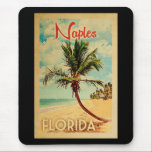Neaples Florida Handflatan Träd Beach Vintage reso Musmatta<br><div class="desc">I Neapel Florida-konstruktionen i Vintage resor stil finns ett handflatan träd på stranden med hav och himlar.</div>