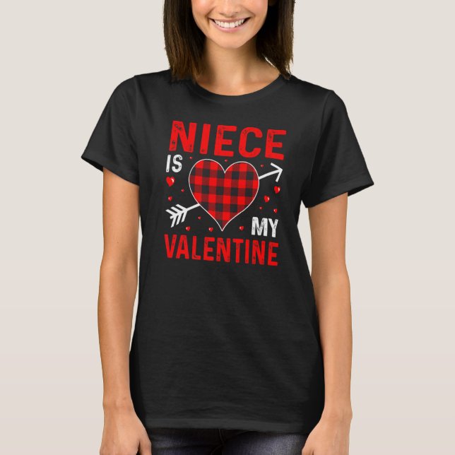 Nece är min Valentine Red Play Valentines day T Shirt (Framsida)