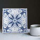 Nederländska Delft Blue Daisy Repro Backsplash Kit Kakelplatta<br><div class="desc">Denna keramiska bricka från den nederländska traditionen Delft Blue är ett fantastiskt exempel på konst och hantverk. Panelen har ett symmetriskt tema för daisy av blommigt, med en mittblomma omgiven av mindre löv. Rutan är glaserad i det traditionella Delft Blue- och White färg-schemat. Perfekt som tillför lite elegans till alla...</div>