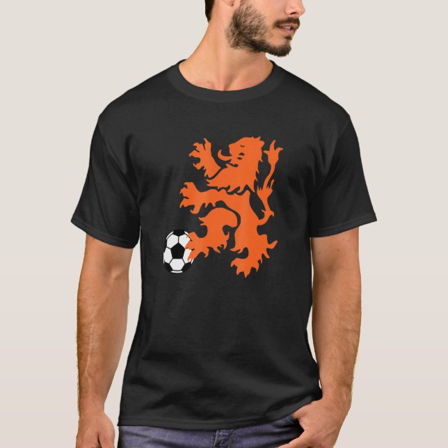 Nederländska Lejona Rampant Soccer Ball T Shirt (Framsida)
