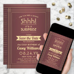 Nedladdningsbar överraskning Birthday Burgundy och Spara Datumet<br><div class="desc">Kan du behålla en hemlighet? Familjen och vännerna i inbjudan till en elegant och en spännande överraskning av födelsedagskalender med anpassningsbar burgundy och guld sparar datuminbjudningarna till festen. Alla formuleringar i den här mallen är enkla att anpassa, inklusive meddelandet "Shhh!! "Det är en SURPRISE." Utformningen har ett modernt gräns i...</div>