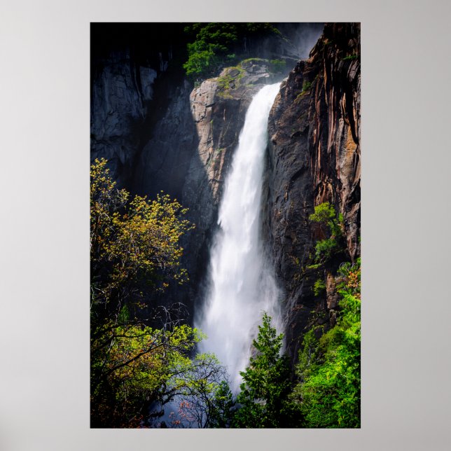 Nedre Yosemite Falls Cascading Poster (Framsidan)