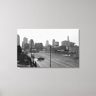 Nedtown Kansas City Skyline-Black och White Photo Canvastryck