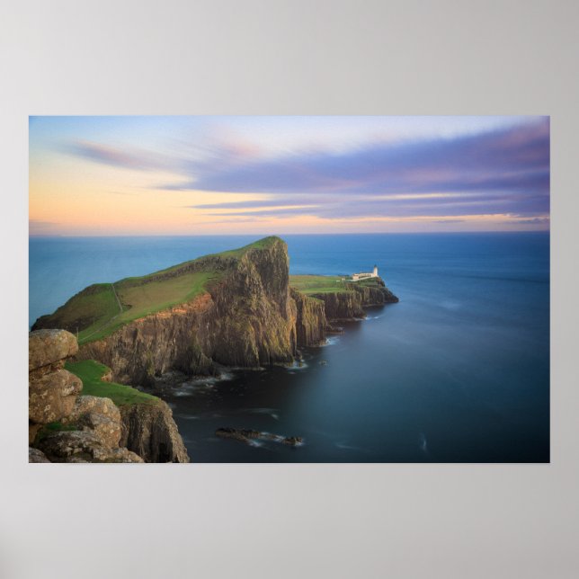Neist point fyr på Skye vid solnedgång Poster (Framsidan)