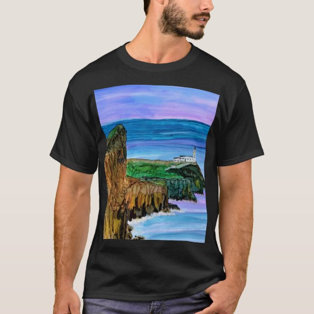 Neist point fyr Skye T Shirt (Framsida)